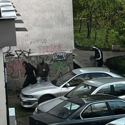 Маскирани деца пребиха 75-годишен мъж зад блок в София