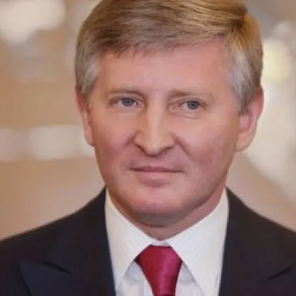 Най богатият бизнесмен в Украйна Ринат Ахметов стана собственик на пететажен