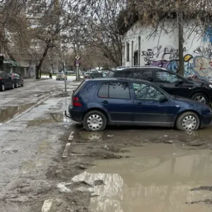 Глоба за паркиране в калта в Пловдив разпали спор в мрежата