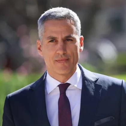 Този път хората бяха повече от схемите