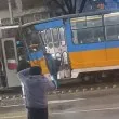 Два трамвая се удариха в София, има леко пострадал пътник СНИМКА