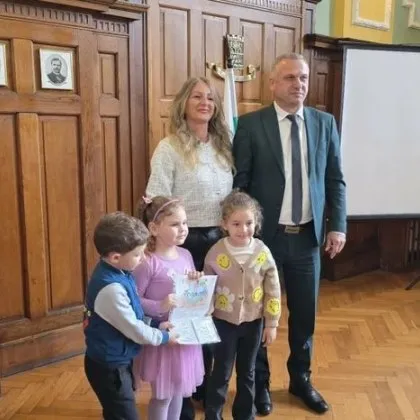 Деца превърнаха отпадъци в изкуство: Пловдив награди най-добрите в еко конкурса