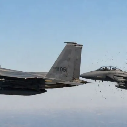 Сблъскаха се два изтребителя F-15К, пилот решил да се снима