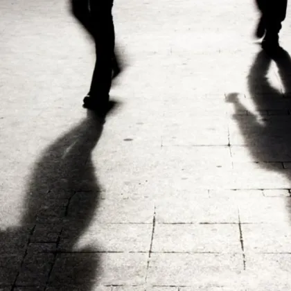 Без причина: Агресивен мъж подгони жена в близост до училище в София