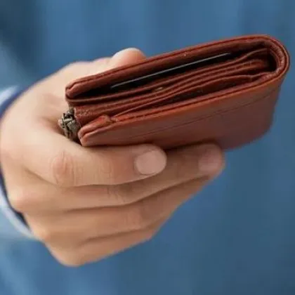 Момчета помолиха старозагорец за услуга, ограбиха го