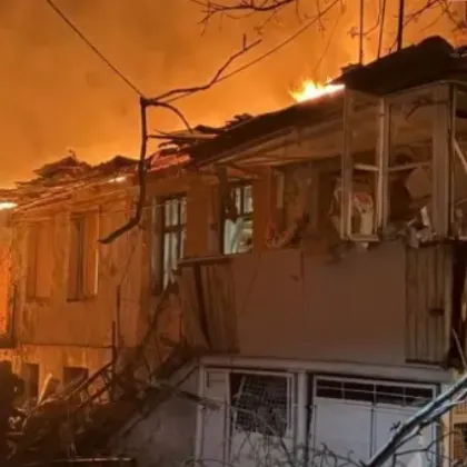 Руска атака с дронове по няколко жилищни сгради в южноукраинския