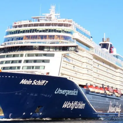 Двегодишно дете падна от круизен кораб