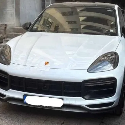 Мъж успял да отмъкне 14 автомобила. Сред плячката му "Порше" и "Ламборджини" СНИМКИ