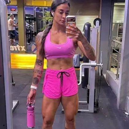 Приятелите я изоставиха: Инфлуенсърка отиде да поплува, но не се прибра