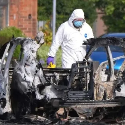 Чудо! Спасиха бебета секунди преди взрива на колата бомба