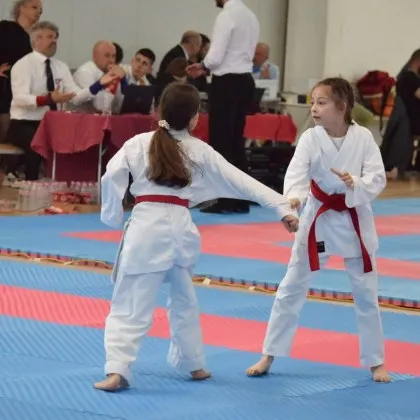 Над 400 състезатели мерят сили на Държавното първенство по джу джицу в спортна зала &bdquo;Рогош" СНИМКИ