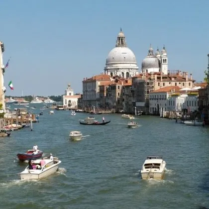 Извадиха труп от Канале гранде във Венеция