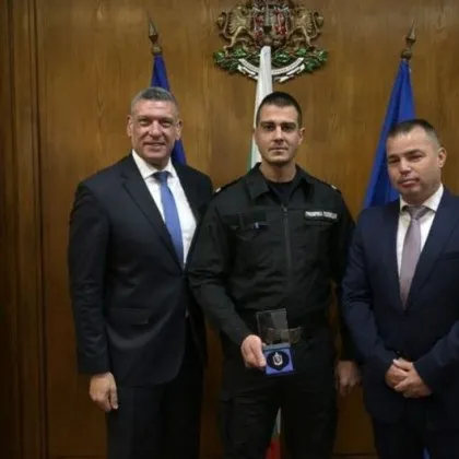 Отличиха граничаря, спасил хората от смъртоносната катастрофа с автобус СНИМКИ