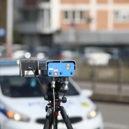 Само за 9 минути &ndash; три нарушения: 18-годишен от Смолян &bdquo;летя" пред камерите