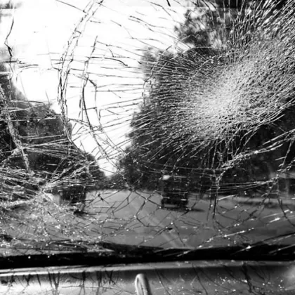 Шофьор загина след удар в трактор в Пловдивско