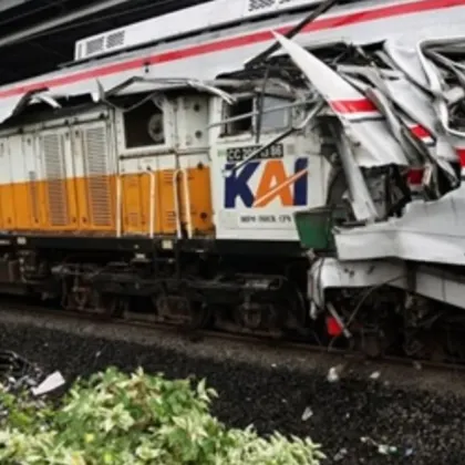 Тежка жп катастрофа в Индонезия: Над 80 ранени и 14 загинали