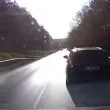 Шофьор опита да блокира кола на път в Русенско ВИДЕО