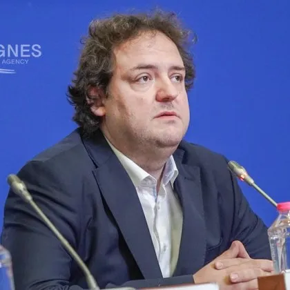 Една малка значка с цветовете на украинското знаме – жълто