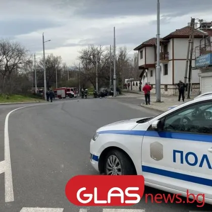 Пътнотранспортно произшествие с участието на два товарни автомобила и пешеходец