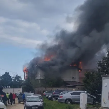 Няма пострадали при пожара във Варна