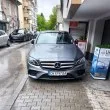Лъскав Мерцедес превзе роден тротоар СНИМКА