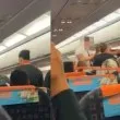 Пиянски ужас във въздуха: Жена се изплю в пътник, самолет за Турция кацна аварийно