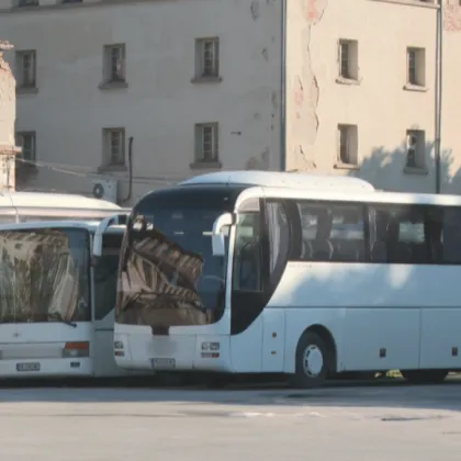 Хаос с автогарите в Пловдив, пътници в неяснота