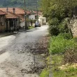 Теч от години подкопава основите на дом в Килифарево, ремонтът все "чака ред" ВИДЕО
