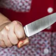Жена нападна с нож случайни минувачи във Варна