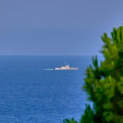 След сблъсък със скали: Товарен кораб потъна в Егейско море