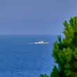 След сблъсък със скали: Товарен кораб потъна в Егейско море
