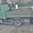 Уволниха шофьора на общинския камион, ударил паркирана кола в Пловдив