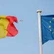 Румънски евродепутат демонстративно скъса знамето на ЕС в Деня на Европа