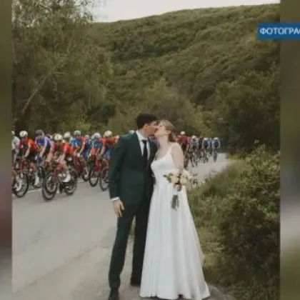 Как младоженци от София превърнаха сватбената си фотосесия в част от Джиро д'Италия