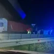 Автобус се вряза в камион край София, има жертва и 20 ранени СНИМКИ