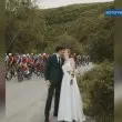 Как младоженци от София превърнаха сватбената си фотосесия в част от Джиро д'Италия