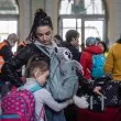 Полша спря помощите за децата на безработни украинци