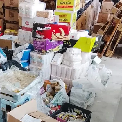 Иззеха стотици килограми храни без документи в Хасково