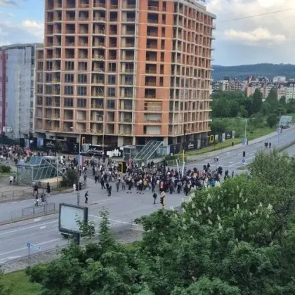 Терзиев връща за преразглеждане решението за строеж на сградата, ядосала столичани