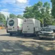 "Тройно паркиране" на метри от "зебра" в София СНИМКИ