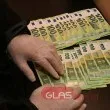ВИДЕО и СНИМКИ от ударите срещу имотната мафия в София: виждат се пачки с евро и арестувани