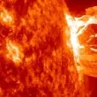 &bdquo;Чудовище" зад Слънцето: появиха се гигантски петна, способни да отприщят мощни бури