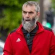Депортиран убиец успя да се завърне в Британия, живее в общинско жилище