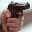 Мъж заплаши дете с пистолет в София