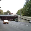 Полицаи спасиха мъж, заплашил да скочи от надлез в Пловдив