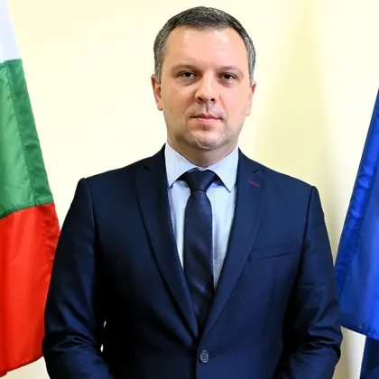 Правосъдният министър поиска освобождаването на шефката на Агенцията по вписвания