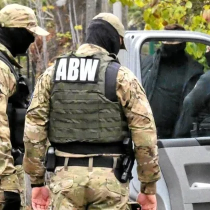 Полша задържа трима души по подозрение в шпионаж за Русия