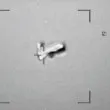 Бъз Олдрин, мистериозни светлини и обекти над военни бази: какво има в новите НЛО досиета