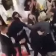 Майки се млатиха на абитуриентски бал ВИДЕО