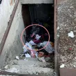 Забравено детско колело осъмна захвърлено в боклуци и фекалии в Нови Искър